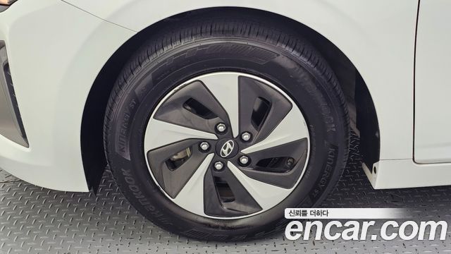 Hyundai Ioniq 2018 — photo 5