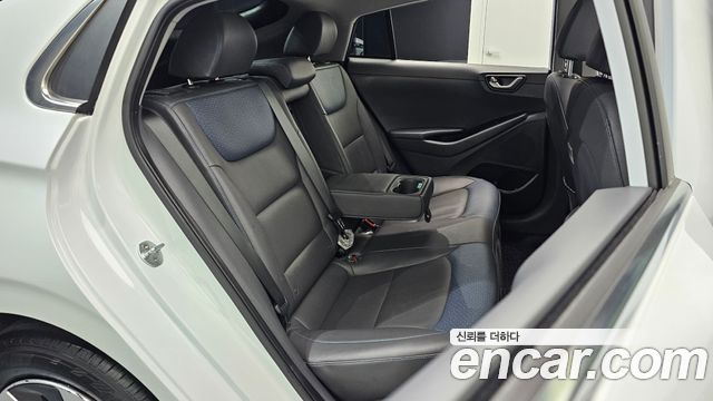Hyundai Ioniq 2018 — photo 11