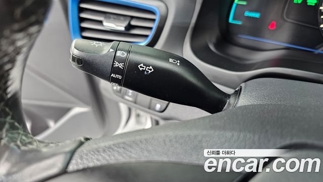 Hyundai Ioniq 2018 — photo 18