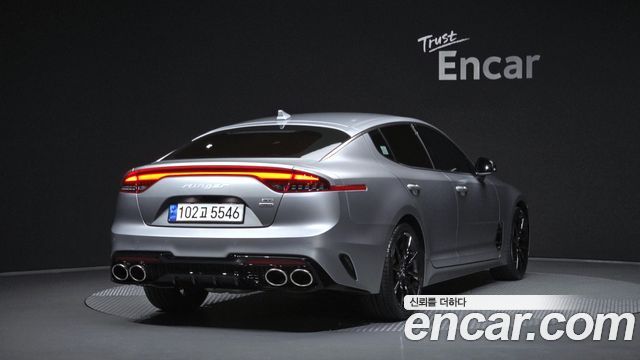 Kia Stinger 2023 — photo 2