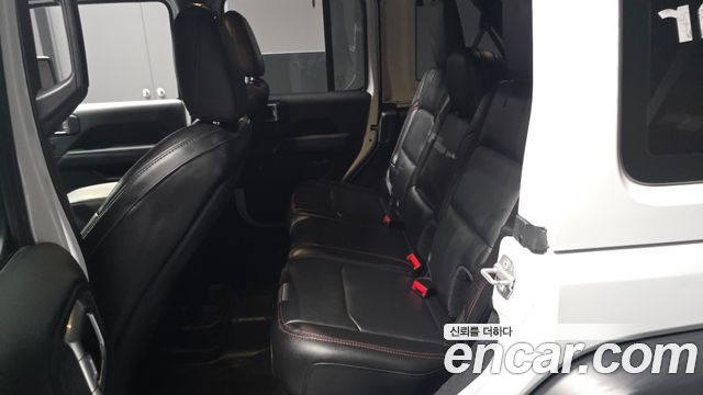 Jeep Wrangler 2019 — photo 11