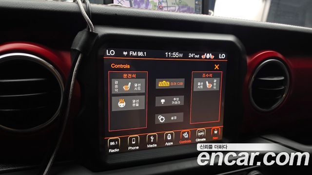 Jeep Wrangler 2019 — photo 18