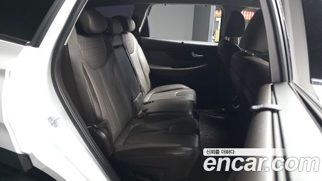 Hyundai Santafe 2019 — photo 18