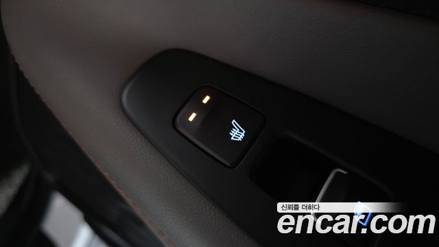 Hyundai Santafe 2019 — photo 28