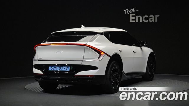 Kia EV6 2025 — photo 2