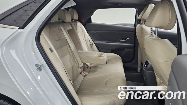 Hyundai AVANTE 2024 — photo 12
