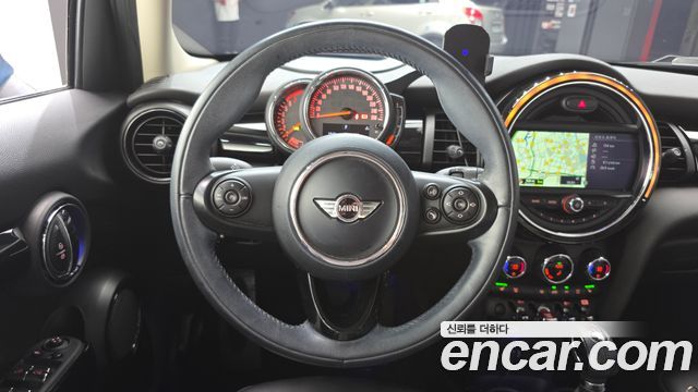Mini Cooper 2018 — photo 12