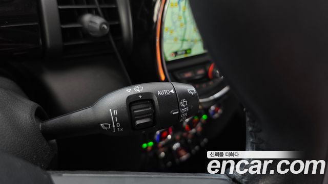 Mini Cooper 2018 — photo 13