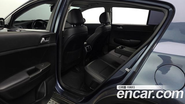 Kia Sportage 2018 — photo 16