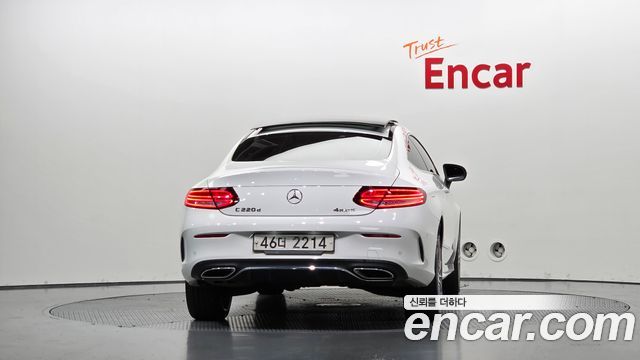 Mercedes-Benz C-Class 2019 — photo 4