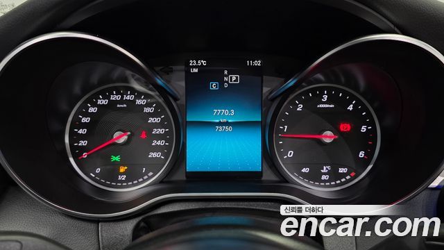 Mercedes-Benz C-Class 2019 — photo 11