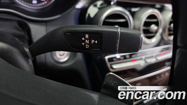 Mercedes-Benz C-Class 2019 — photo 12