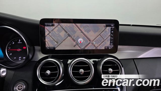 Mercedes-Benz C-Class 2019 — photo 20
