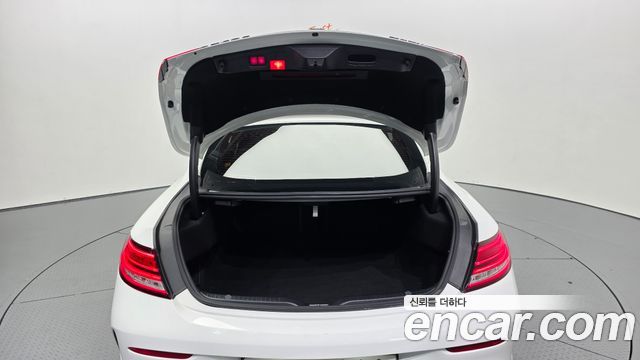 Mercedes-Benz C-Class 2019 — photo 26
