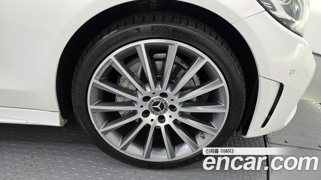 Mercedes-Benz C-Class 2019 — photo 7