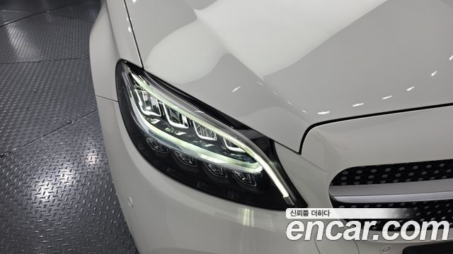 Mercedes-Benz C-Class 2019 — photo 8