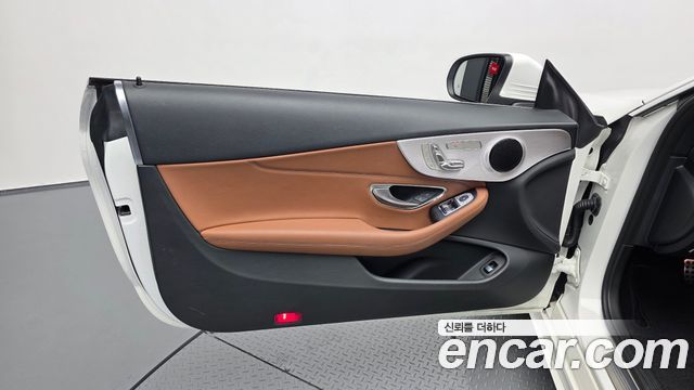 Mercedes-Benz C-Class 2019 — photo 14