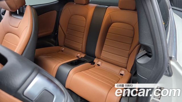 Mercedes-Benz C-Class 2019 — photo 16