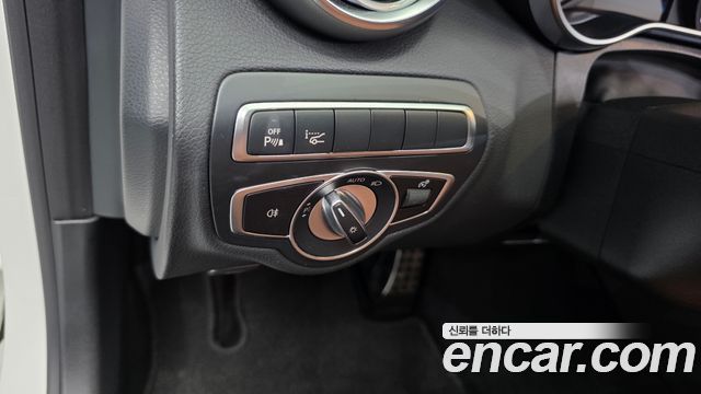 Mercedes-Benz C-Class 2019 — photo 29
