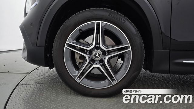 Mercedes-Benz GLB-Class 2022 — photo 5