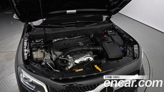 Mercedes-Benz GLB-Class 2022 — photo 6