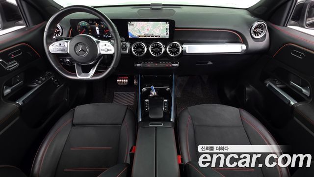 Mercedes-Benz GLB-Class 2022 — photo 10
