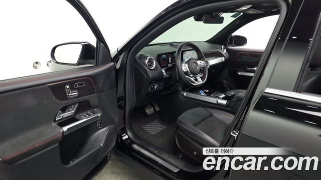 Mercedes-Benz GLB-Class 2022 — photo 13