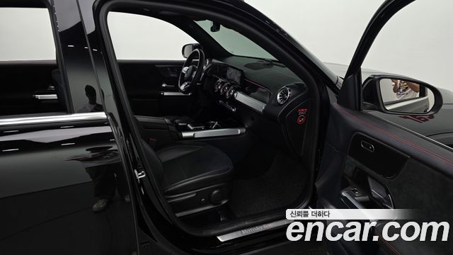 Mercedes-Benz GLB-Class 2022 — photo 17
