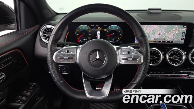 Mercedes-Benz GLB-Class 2022 — photo 19