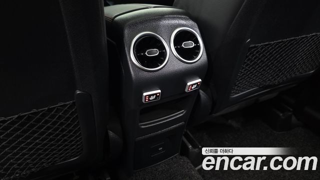 Mercedes-Benz GLB-Class 2022 — photo 25