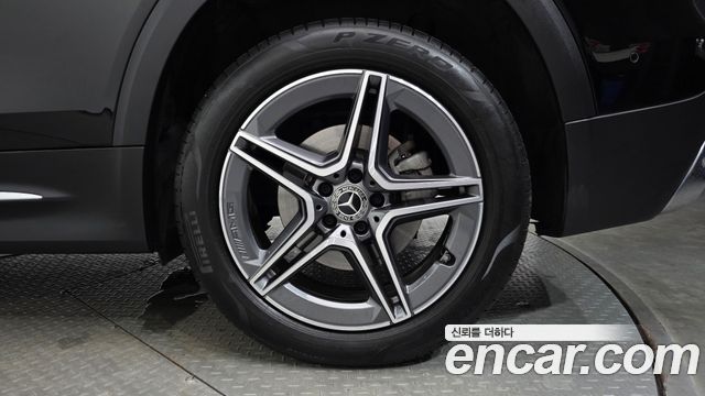 Mercedes-Benz GLB-Class 2022 — photo 7