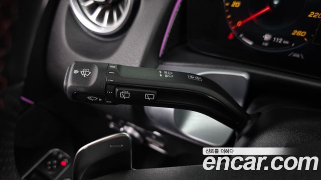 Mercedes-Benz GLB-Class 2022 — photo 30