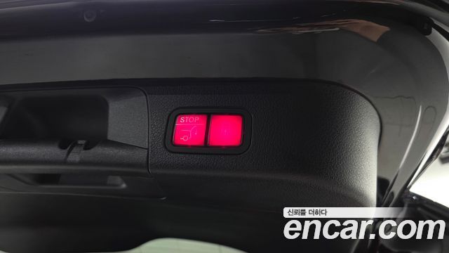 Mercedes-Benz GLB-Class 2022 — photo 35