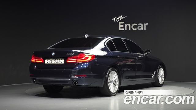BMW 5-Series 2018 — photo 2