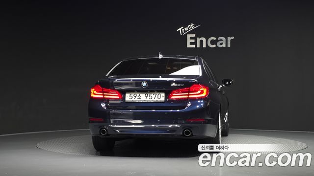 BMW 5-Series 2018 — photo 4
