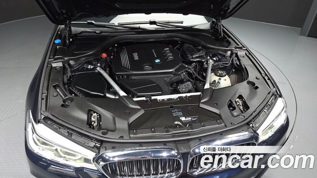 BMW 5-Series 2018 — photo 6