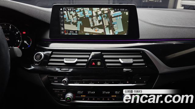 BMW 5-Series 2018 — photo 21