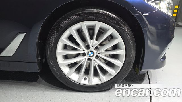 BMW 5-Series 2018 — photo 7