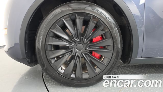 Tesla Model Y 2023 — photo 5