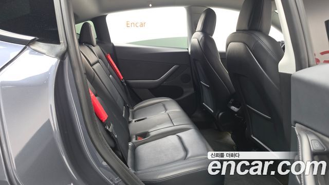 Tesla Model Y 2023 — photo 17