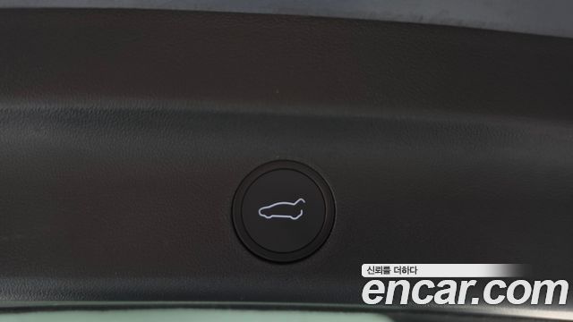 Tesla Model Y 2023 — photo 22