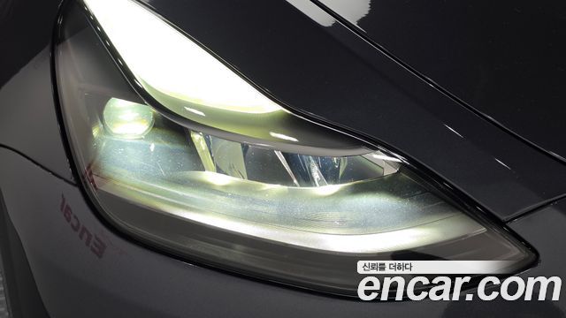 Tesla Model Y 2023 — photo 8