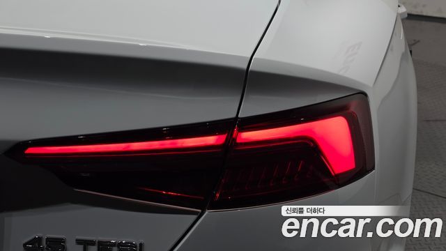 Audi A5 2019 — photo 9