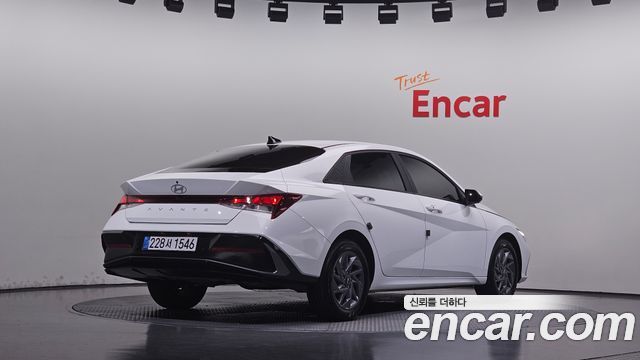 Hyundai AVANTE 2025 — photo 2
