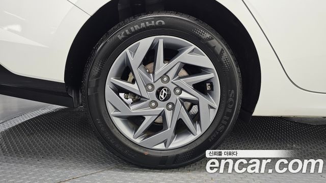 Hyundai AVANTE 2025 — photo 5
