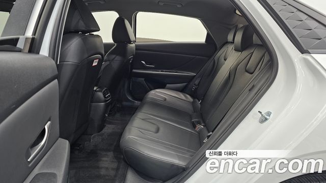 Hyundai AVANTE 2025 — photo 16
