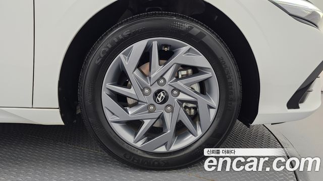 Hyundai AVANTE 2025 — photo 7