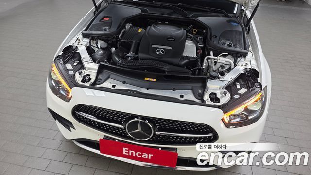 Mercedes-Benz E-Class 2023 — photo 6
