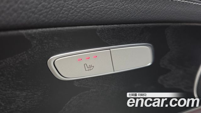 Mercedes-Benz E-Class 2023 — photo 19