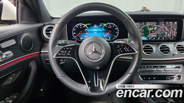 Mercedes-Benz E-Class 2023 — photo 21